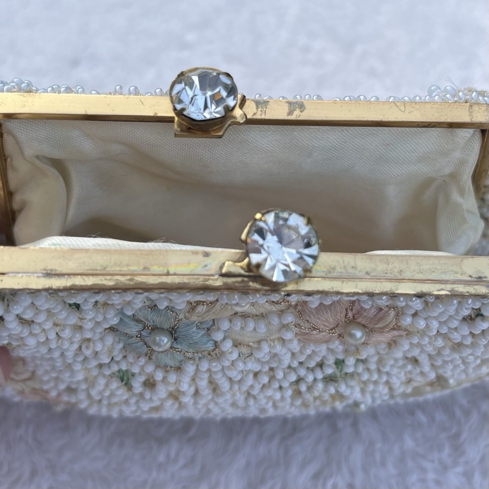 Vintage Beaded Floral Evening Bag White Seed Pearl Purse Frame Kiss Lock MCM - Picture 6 of 7